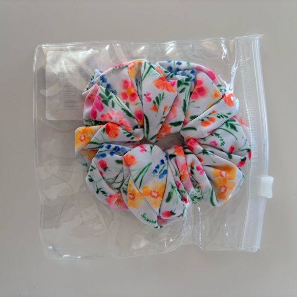 Kulani Kinis Ring Bandeau Floral Bikini Set 2XL Scrunchie - Picture 3 of 3